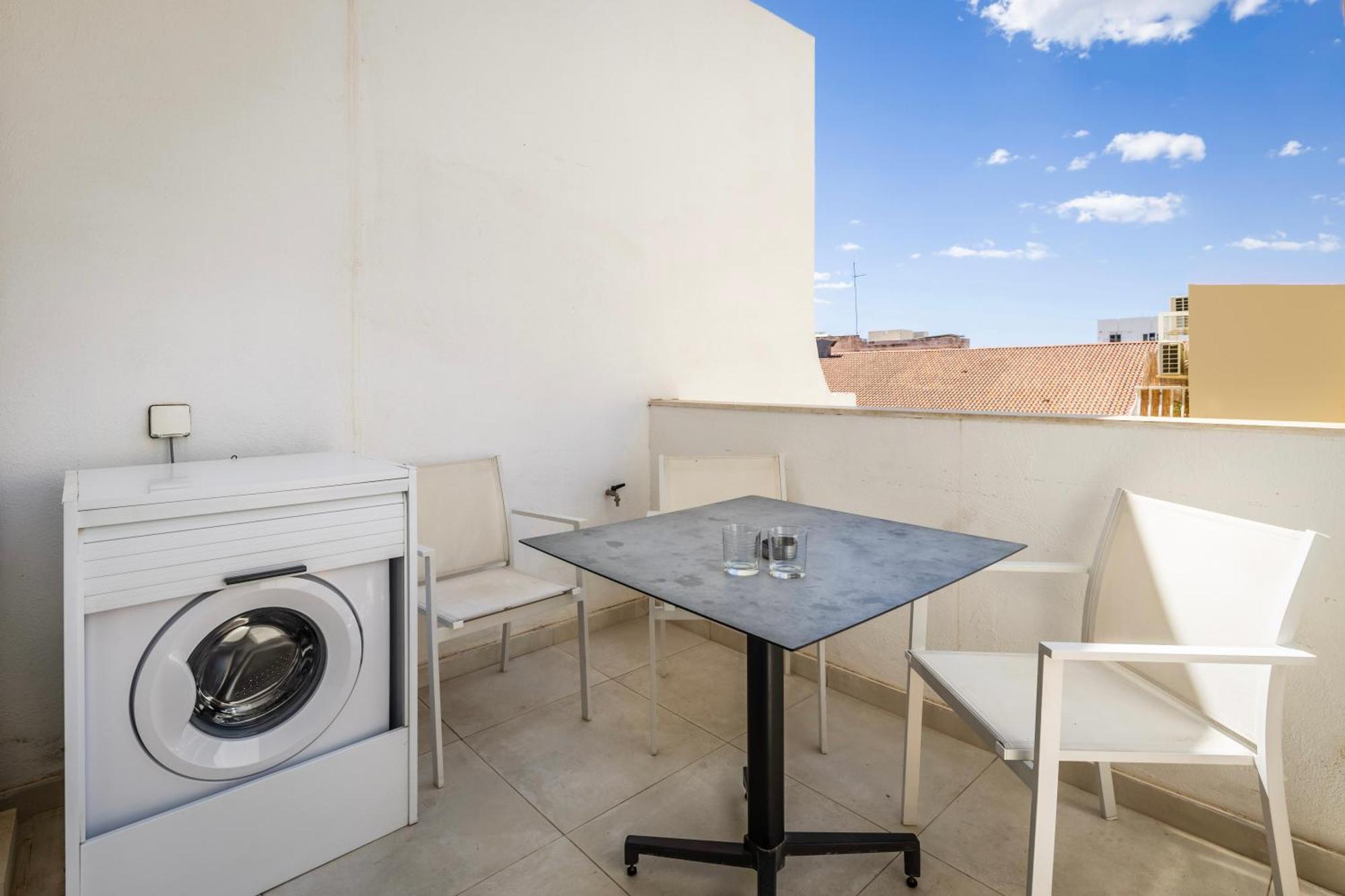Dorris'S Apartment 5 Min Walk From St Julians San Ġwann Esterno foto
